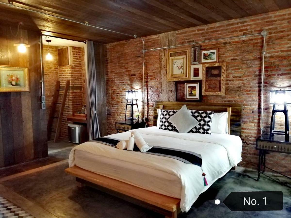 Px122 Dbest Hotel ナーン エクステリア 写真